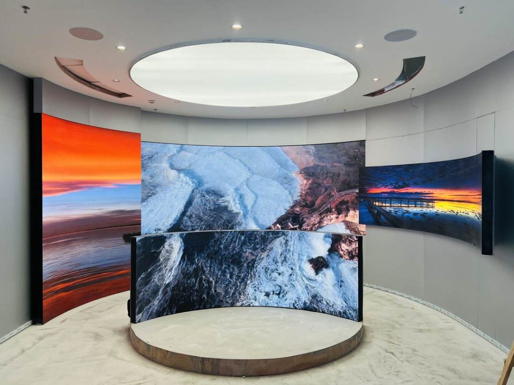 Curved LED display